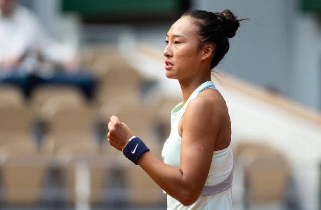 草地首秀不敌No.169 我们却不该对郑钦文失望